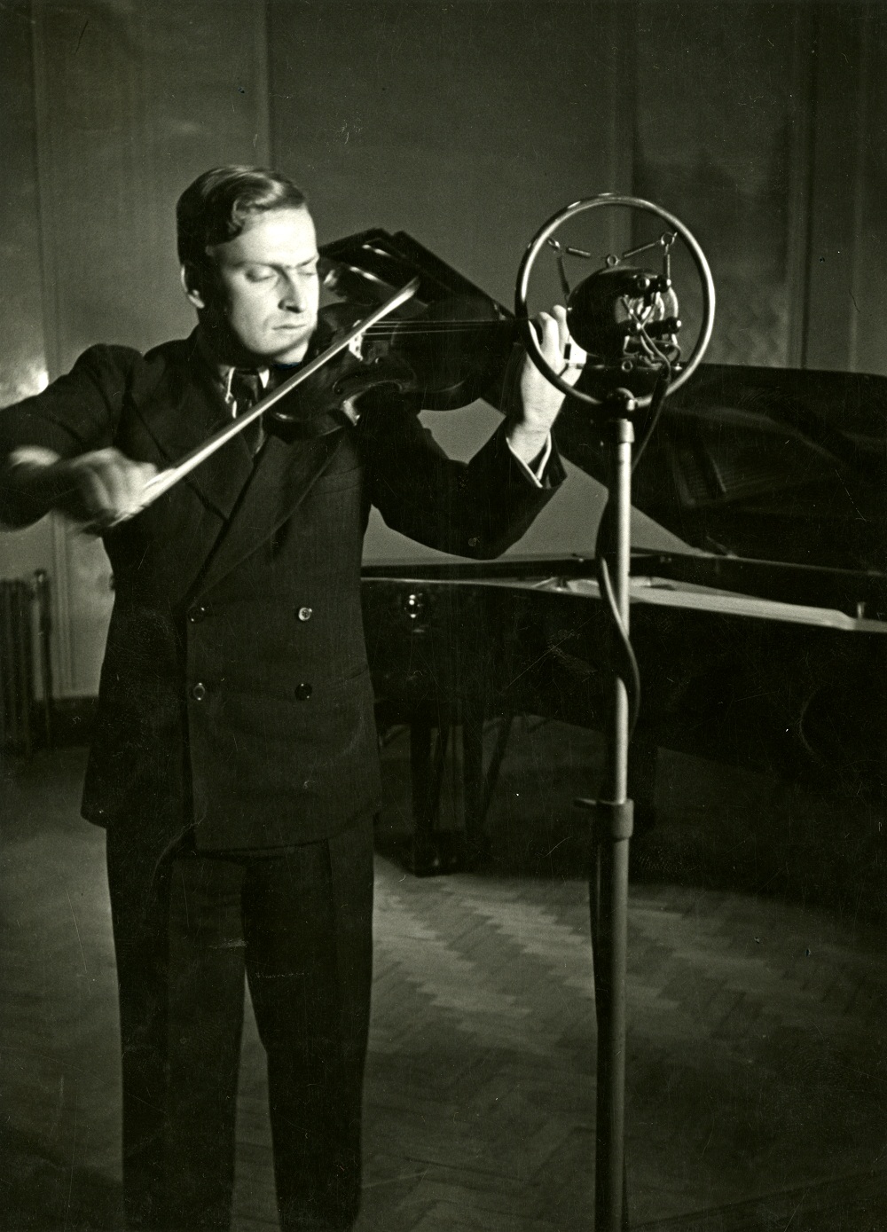 Yehudi Menuhin | Warner Classics